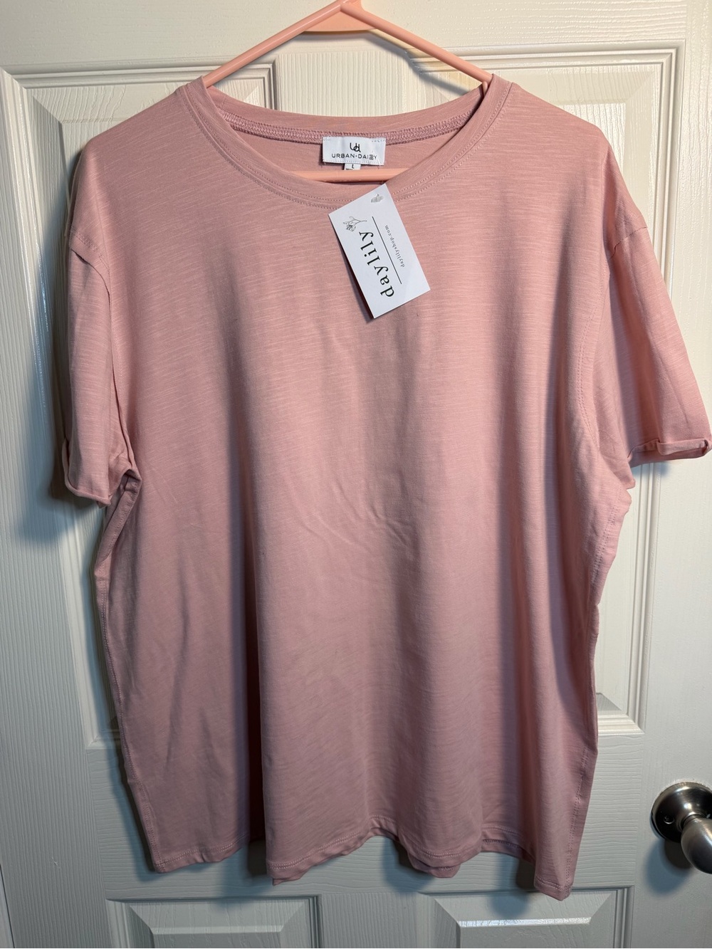 NWT Dusty Pink Short Sleeve Crew Neck Tee, size Large
